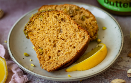 Fitnes recept: Bundtova torta, ki združuje popoln okus limone in pistacij