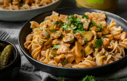 Fitnes recept: Tempeh Stroganoff z beljakovinskimi testeninami