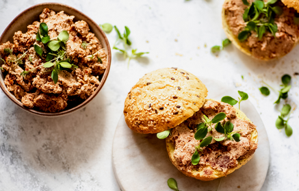 Fitnes recept: Veganski namaz iz tofuja s sušenimi paradižniki